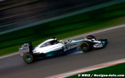 Hamilton sent le souffle des Ferrari et des Red Bull