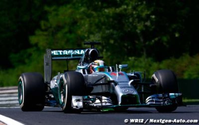 Hamilton en manque d’adhérence, Rosberg en manque de rien