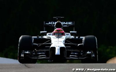 Button et Magnussen admiratifs devant l’Eau Rouge