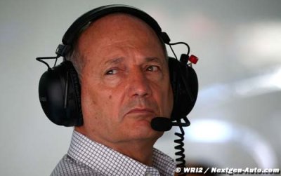 Ron Dennis surveille le marché des transferts... et les pilotes Mercedes