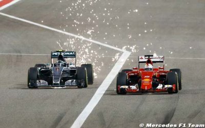 Vettel&nbsp;: La course à l’armement décidera du titre