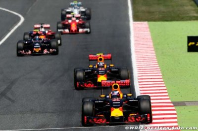 Ricciardo&nbsp;: Red Bull peut se battre avec Ferrari