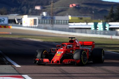 Carlos Sainz a fait ses débuts au volant d’une Ferrari de F1 (vidéo)