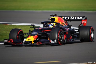 Perez revient sur ses essais&nbsp;: Tout dans cette Red Bull est différent&nbsp;!