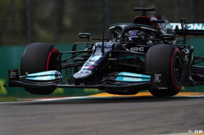 Red Bull a demandé à la FIA d’inspecter l’aileron avant de Mercedes
