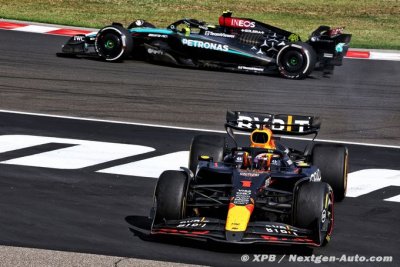 Verstappen défend sa manœuvre sur Hamilton et continue de blâmer son équipe