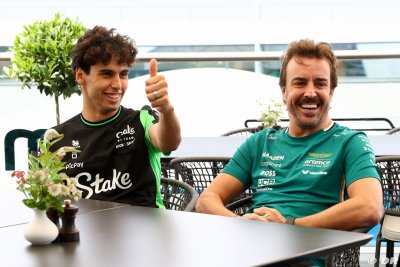 ’Ne t’attends pas à gagner chaque course’&nbsp;: la sagesse d’Alonso transmise à Bortoleto