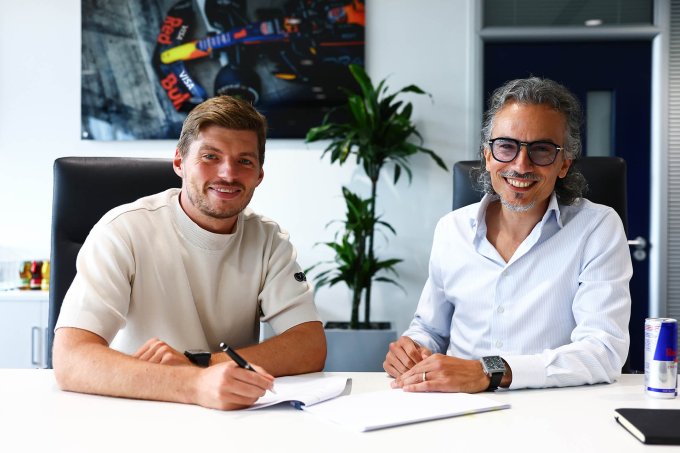 Officiel : Verstappen prolonge avec (…)