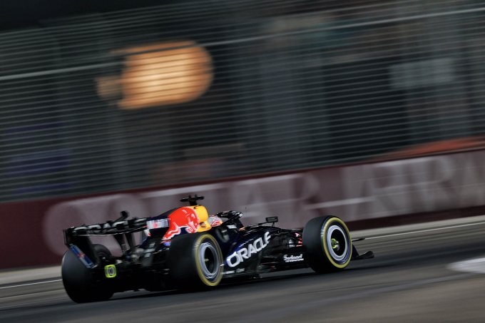 Verstappen signe une pole 'sous (…)