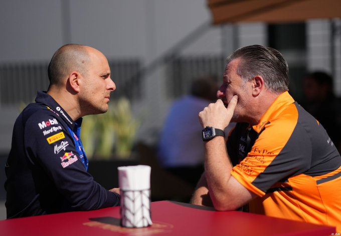 McLaren F1 pousse pour avoir Lambiase